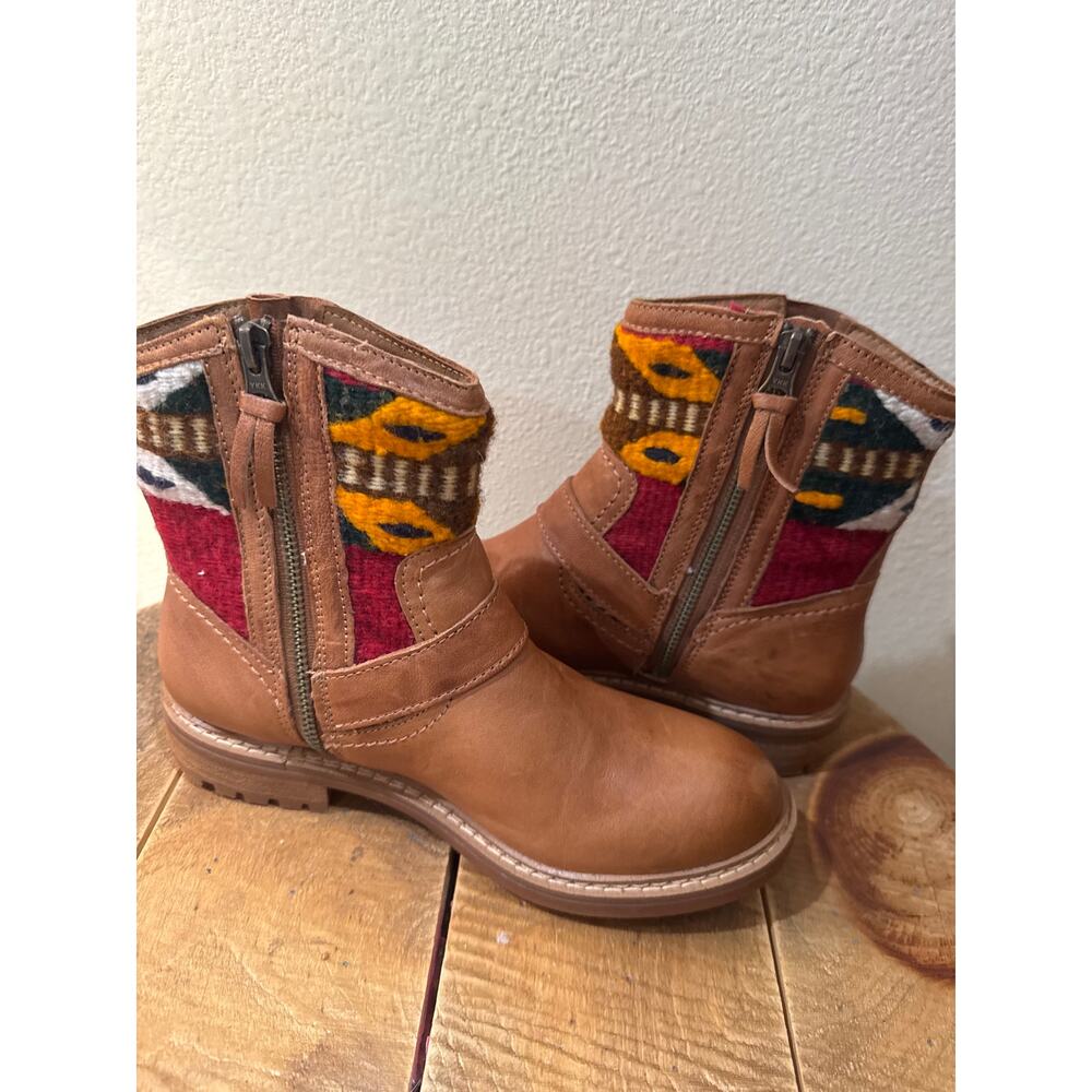 Sofft Lalana Blanket Detail Leather Engineer Boots Luggage Brown Women's 7 NIB - Picture 5 of 10
